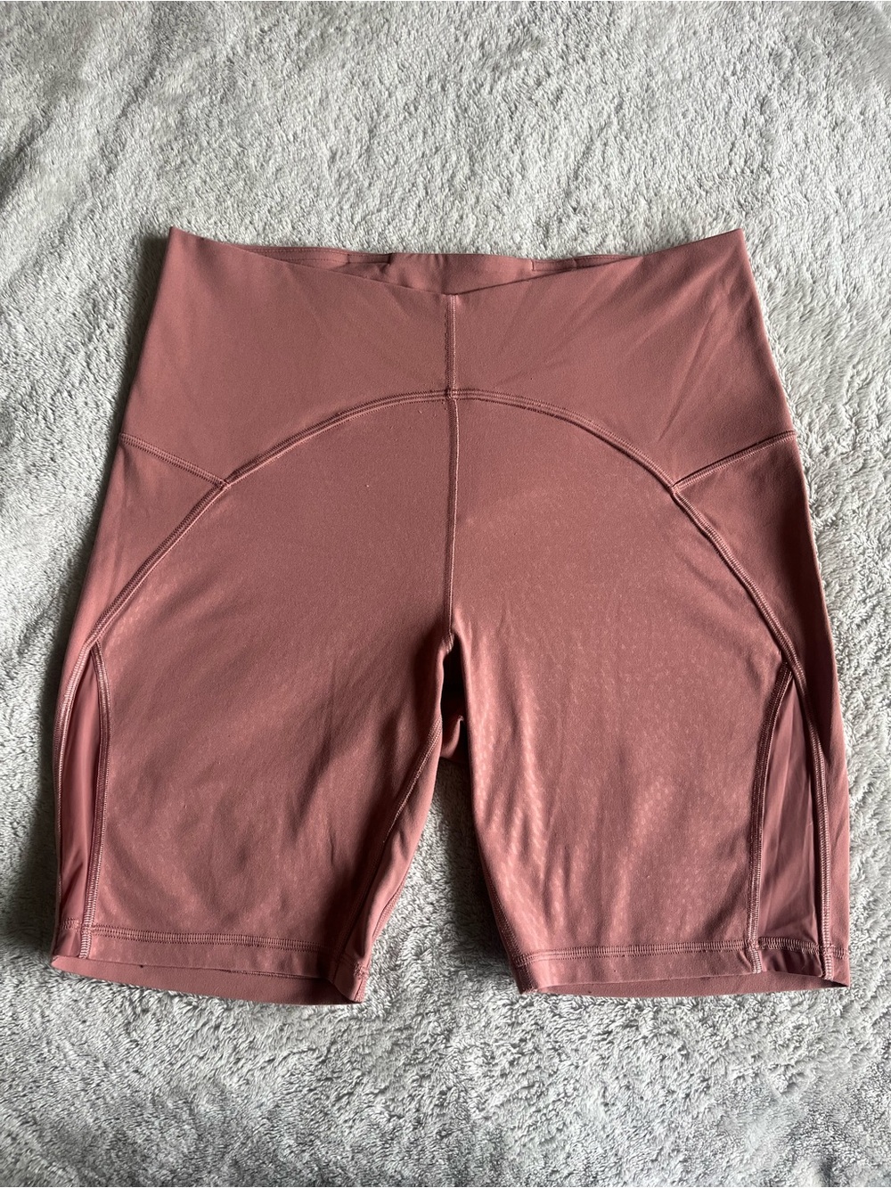 Lululemon Unlimit High Rise Short 8" *Mesh size 12
